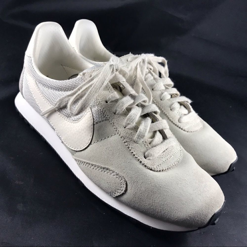 Nike Pre Montreal Racer trainer Stone color